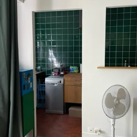 Charming Nest Of 45 M With Balcony 아파트 파리