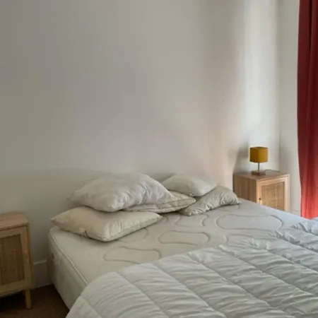 Charming Nest Of 45 M With Balcony *