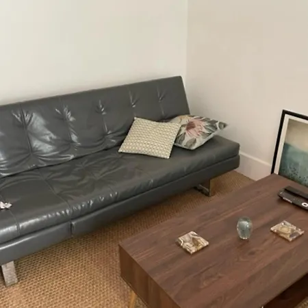 Charming Nest Of 45 M With Balcony 아파트