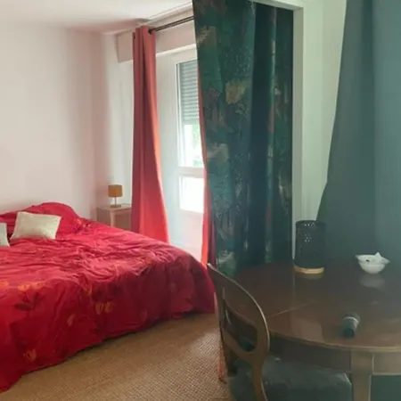 Charming Nest Of 45 M With Balcony *