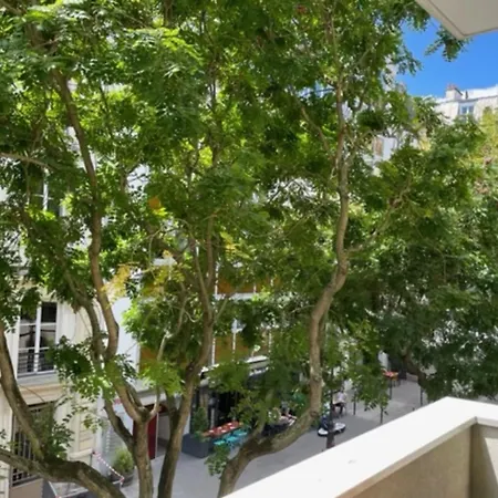 Charming Nest Of 45 M With Balcony *